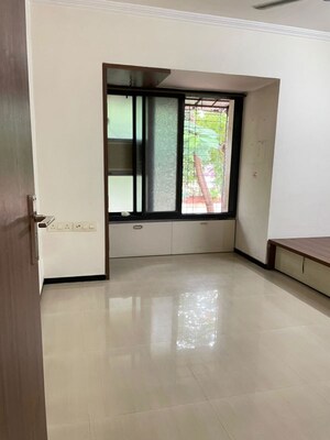 Room in 2 BHK Apartment at Green Meadows Bluilding 2 Chs Ltd, Kandivali East – for Rent