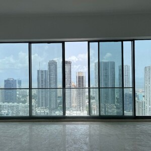 Room in 4 BHK Apartment at Rustomjee Crown, Gokhale Road – for Rent