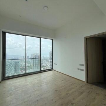 Room in 4 BHK Apartment at Rustomjee Crown, Gokhale Road – for Rent