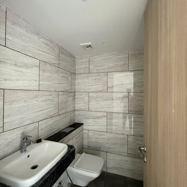 Bathroom, rustomjee-crown 4 Bedroom 2500 Sq.Ft. Apartment In Gokhale Road Mumbai 10047117