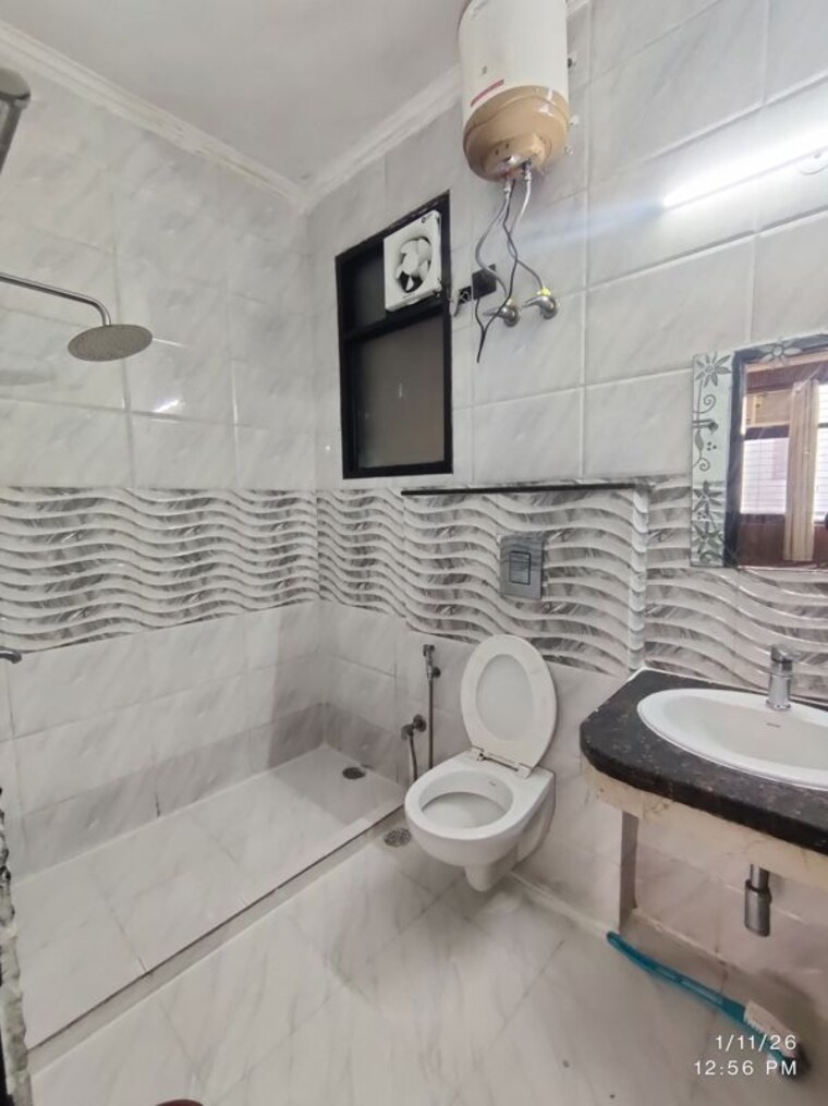 Bathroom, sector 30 2 Bedroom 1200 Sq.Ft. Builder Floor In Sector 30 Gurgaon 10047125