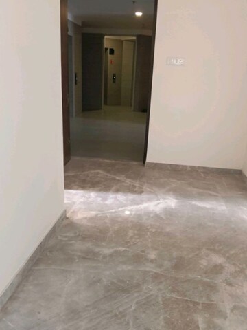 Room in 3 BHK Apartment at Lodha Sterling, Kolshet Road – for Sale