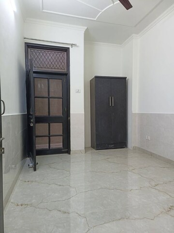 Room in 3 BHK Builder Floor at Sector 23 Dwarka – for Rent