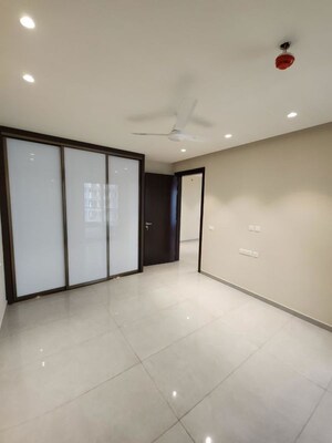Room in 3.5 BHK Builder Floor at Sector 66-A – for Rent