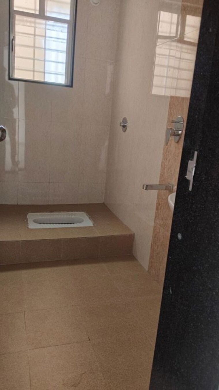 Bathroom, aditya-garden-city 3 Bedroom 1000 Sq.Ft. Builder Floor In Warje Pune 10047237