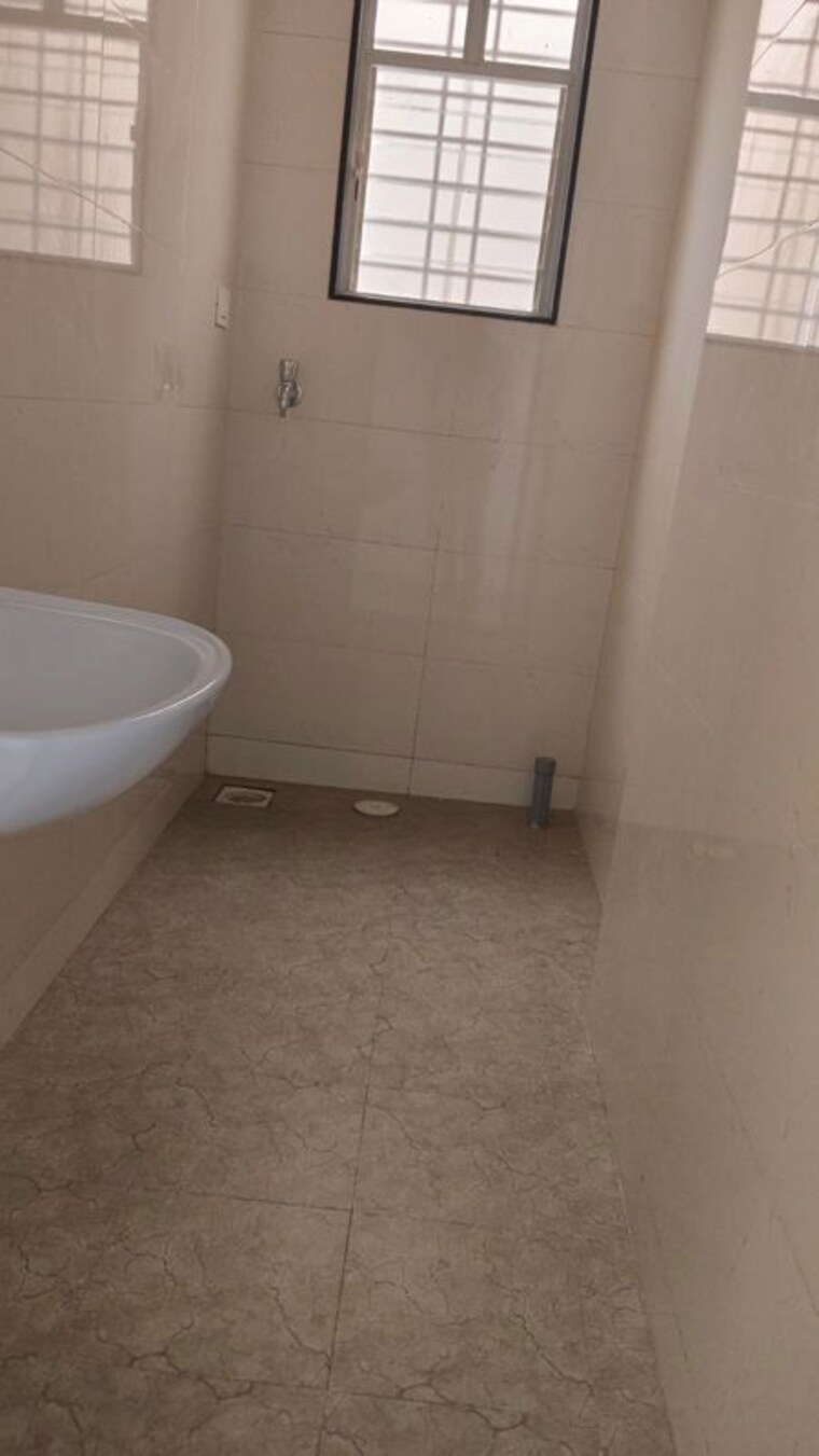 Bathroom, aditya-garden-city 3 Bedroom 1000 Sq.Ft. Builder Floor In Warje Pune 10047237