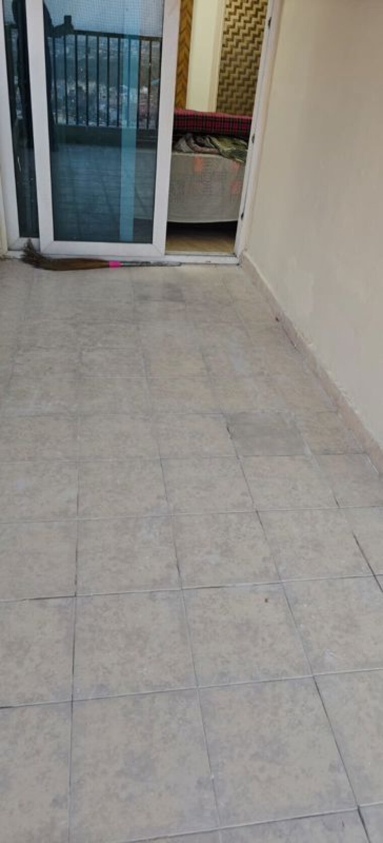 Room, gaur-yamuna-city 2 Bedroom 1000 Sq.Ft. Apartment In Gaur Yamuna City Greater Noida 10047238