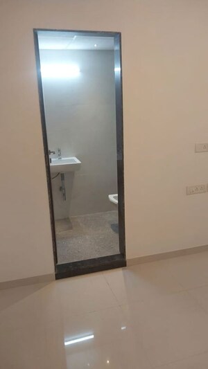 Room in 1 BHK Apartment at Lalani Valentine Apartment 1 Wing D, Malad East – for Rent