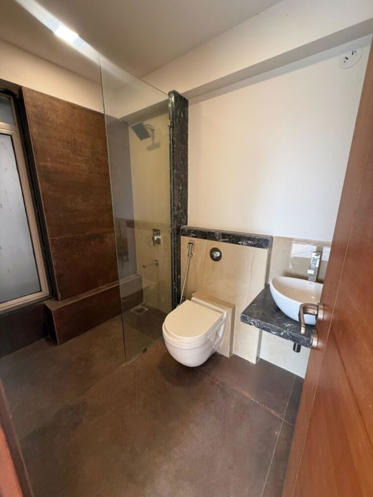Bathroom, ekta-eros 3 Bedroom 1400 Sq.Ft. Apartment In Khar West Mumbai 10047376
