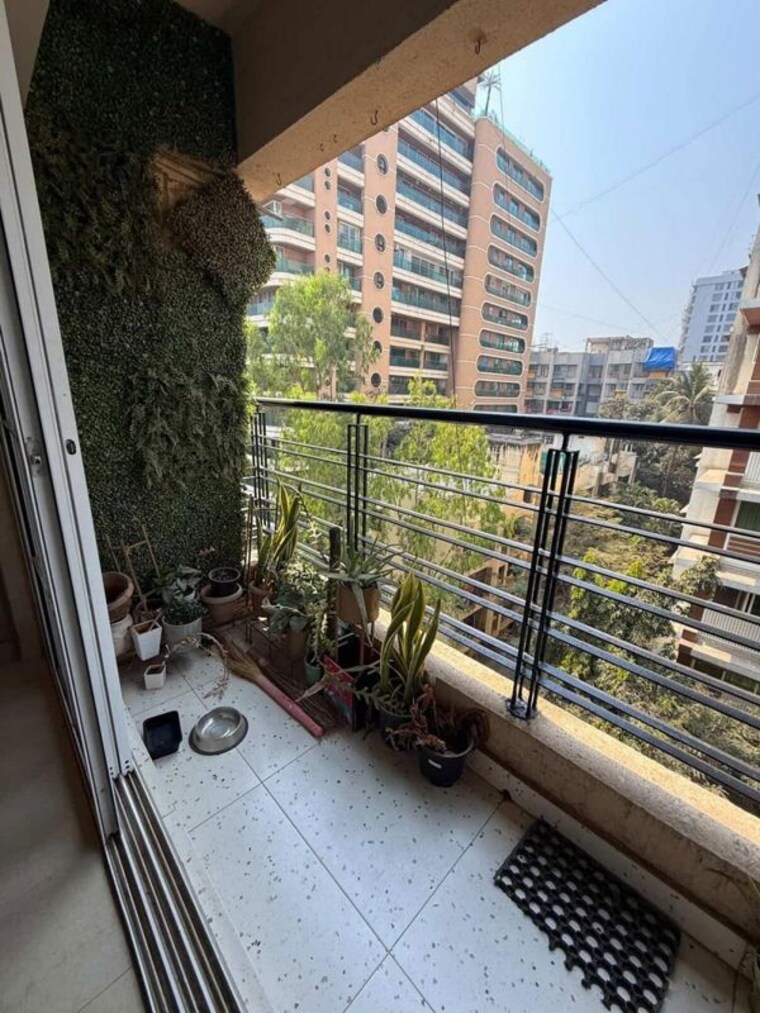 Balcony, bandra west 2 Bedroom 700 Sq.Ft. Apartment In Bandra West Mumbai 10047374