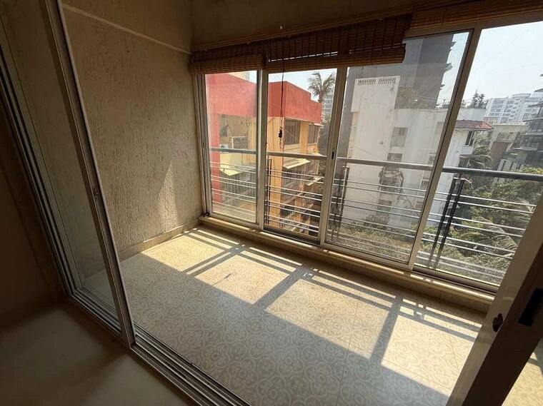 Balcony, bandra west 2 Bedroom 700 Sq.Ft. Apartment In Bandra West Mumbai 10047374