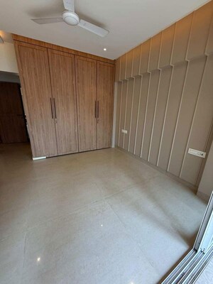 Room in 2 BHK Apartment at Bandra West – for Rent