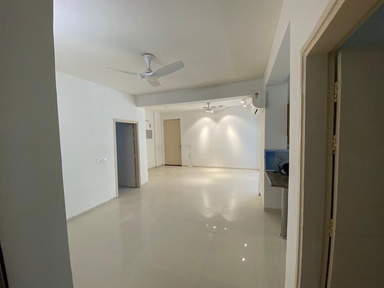 Room, tulip-violet 3 Bedroom 1578 Sq.Ft. Apartment In Sector 69 Gurgaon 10047393