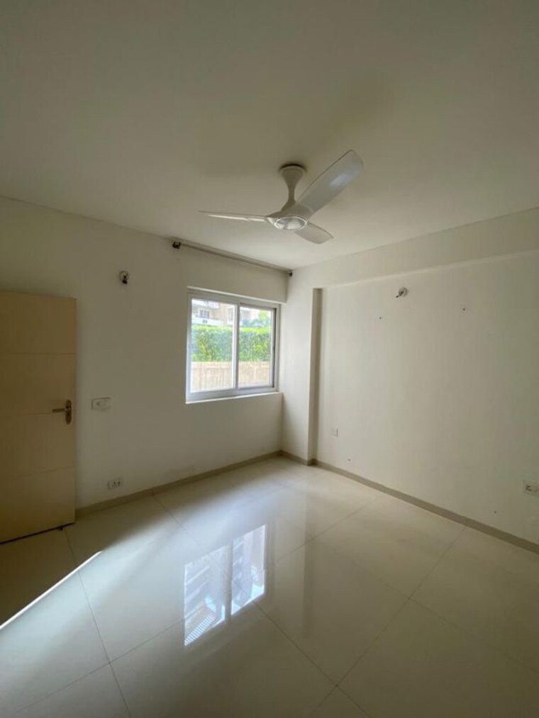 Room, tulip-violet 3 Bedroom 1578 Sq.Ft. Apartment In Sector 69 Gurgaon 10047393