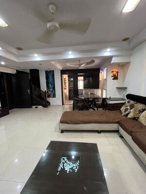 Team Area in 2 BHK Apartment at Aparna I B-17, Shalimar Garden – for Rent