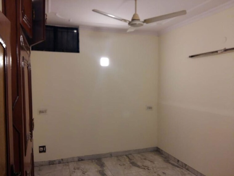 Room, greater kailash part 3 3 Bedroom 2300 Sq.Ft. Apartment In Greater Kailash Part 3 Delhi 10047499