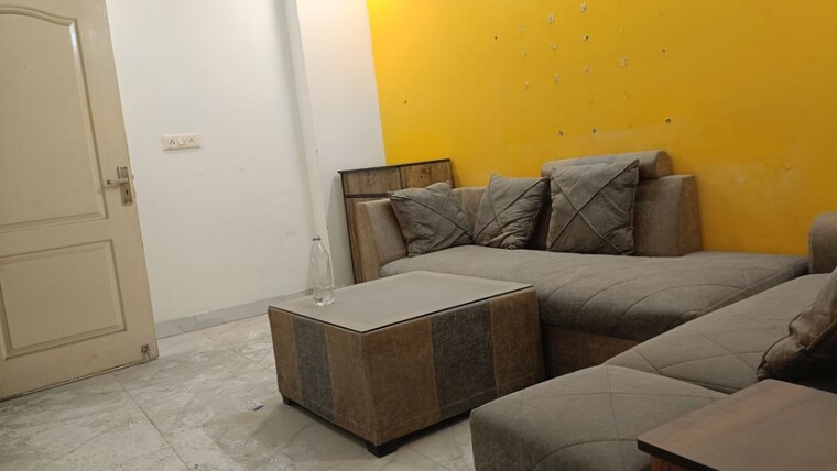 Bedroom, sector 73 1 Bedroom 625 Sq.Ft. Builder Floor In Sector 73 Noida 10047672