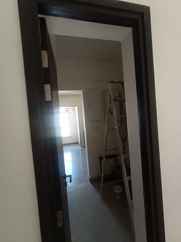 Building Lobby in 3.5 BHK Apartment at Kalpataru Radiance, Goregaon West – for Rent