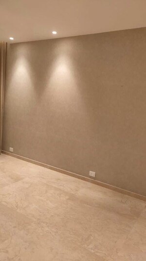 Room in 3 BHK Apartment at Hiranandani Highland, Powai – for Rent