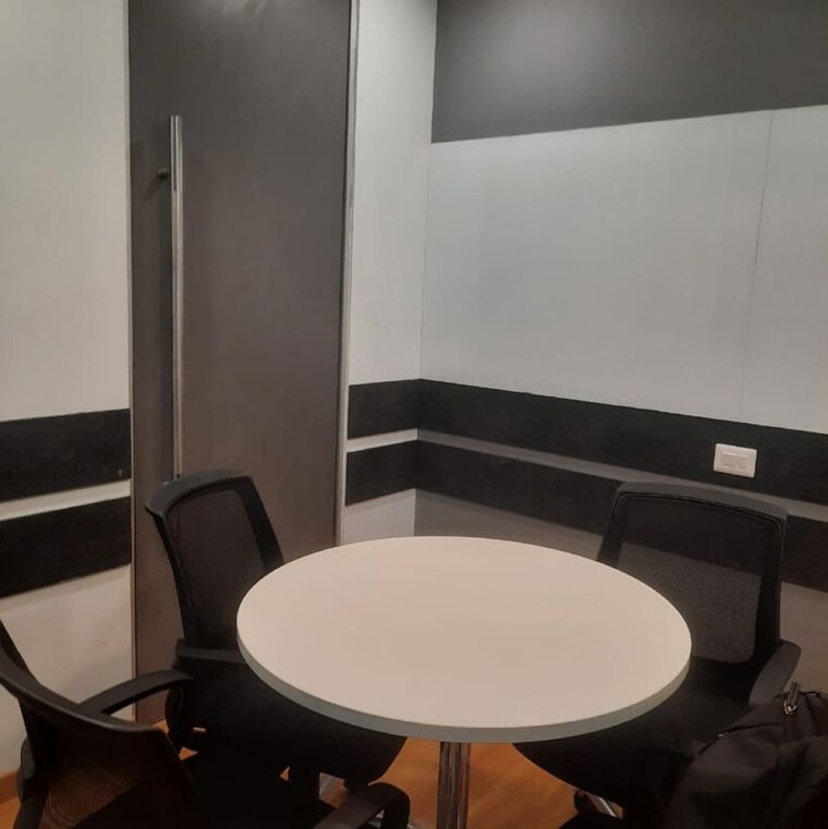 Team Area, south delhi Commercial Office Space 630 Sq.Ft. In South Delhi Delhi 10047714