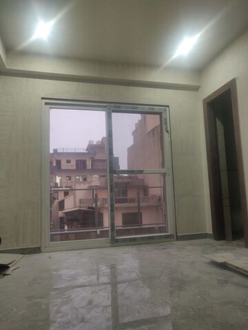 Master Bedroom in 2.5 BHK Apartment at Omaxe Hazratganj, Gomti Nagar – for Sale