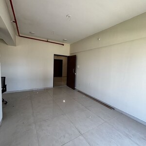 Room in 1 BHK Apartment at Goregaon East – for Rent