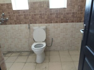 Bathroom in 5 BHK Villa at Amrapali Dream Valley, Tech Zone 4 Greater Noida – for Rent