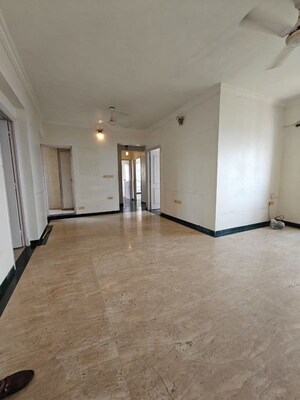 Room in 3 BHK Apartment at Hiranandani Verona Co op Housing Society Ltd, Powai – for Rent
