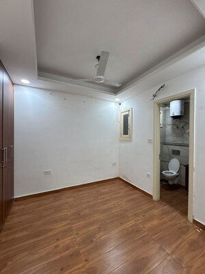 Room in 3 BHK Builder Floor at Malviya Nagar – for Sale