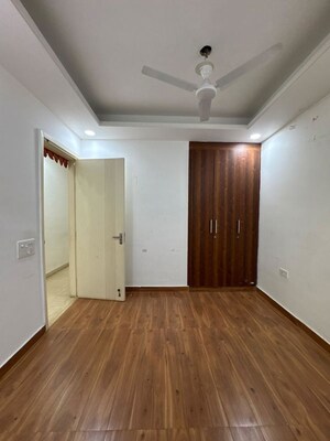Room in 3 BHK Builder Floor at Malviya Nagar – for Sale