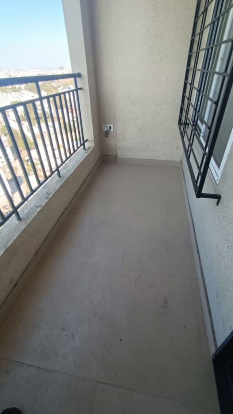 Balcony, vertical-alcinia 2 Bedroom 727 Sq.Ft. Apartment In Mohammadwadi Pune 10047751