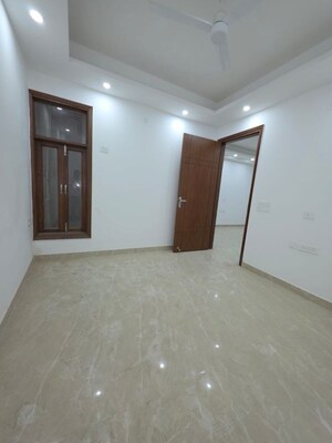 Room in 2 BHK Builder Floor at Saket – for Rent