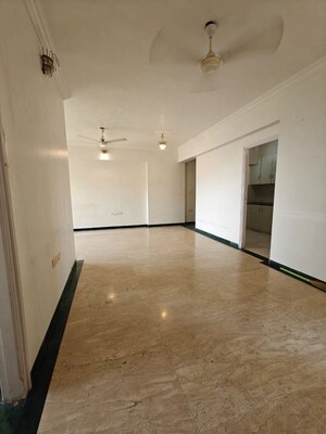 Room in 3 BHK Apartment at Hiranandani Avalon, Powai – for Rent