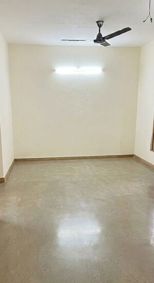 Room in 1.5 BHK Independent House at Omicron Iii Greater Noida – for Sale