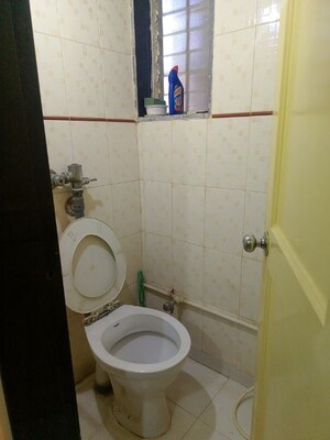 Bathroom in 1 BHK Apartment at Dosti Daffodil, Wadala East – for Rent