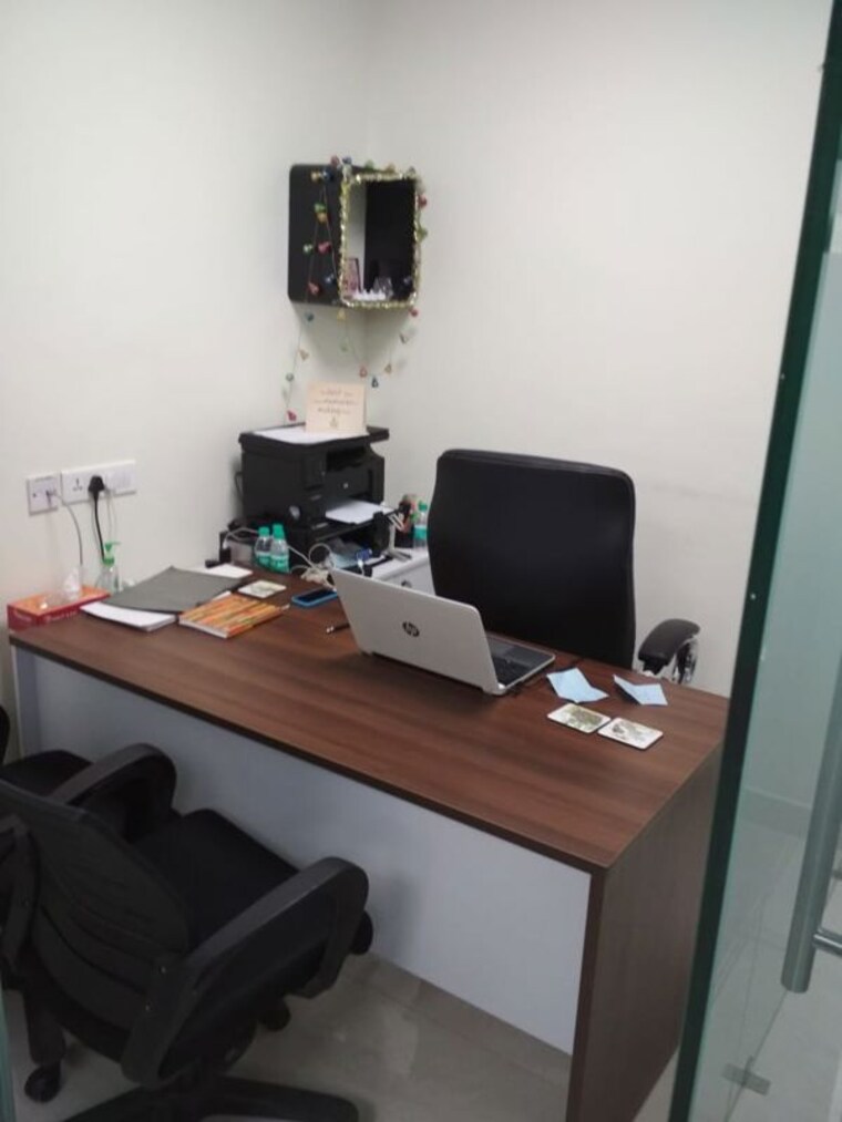 Team Area, sector 63 Commercial Office Space 1100 Sq.Ft. In Sector 63 Noida 10047989