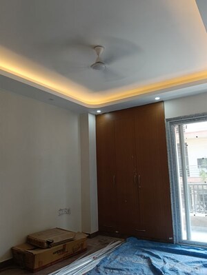 Room in 3 BHK Builder Floor at Sector 41 – for Rent