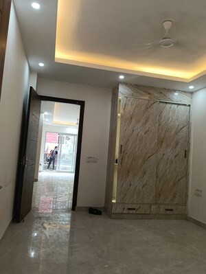 Building Lobby in 3 BHK Builder Floor at Sector 41 – for Rent