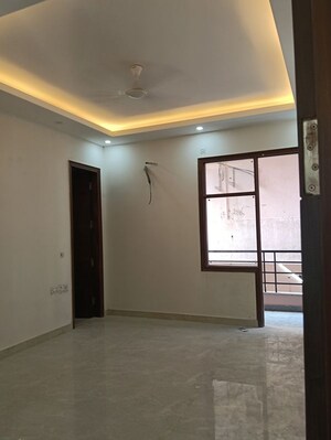 Room in 3 BHK Builder Floor at Sector 41 – for Rent