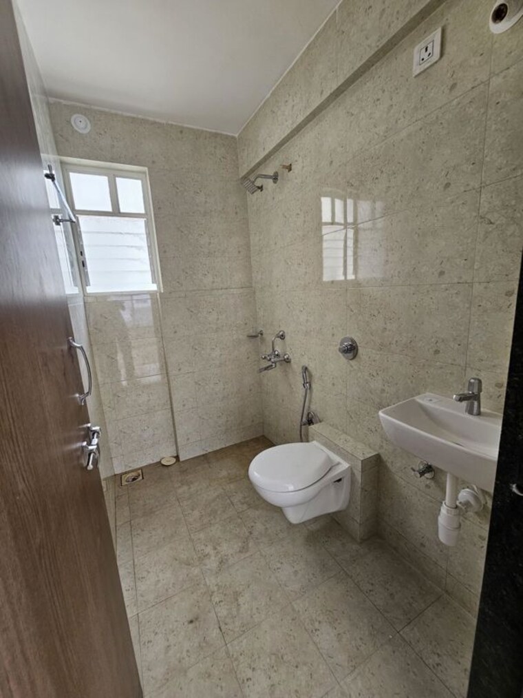 Bathroom, miracle-aero-east 3 Bedroom 920 Sq.Ft. Apartment In Undri Pune 10047997