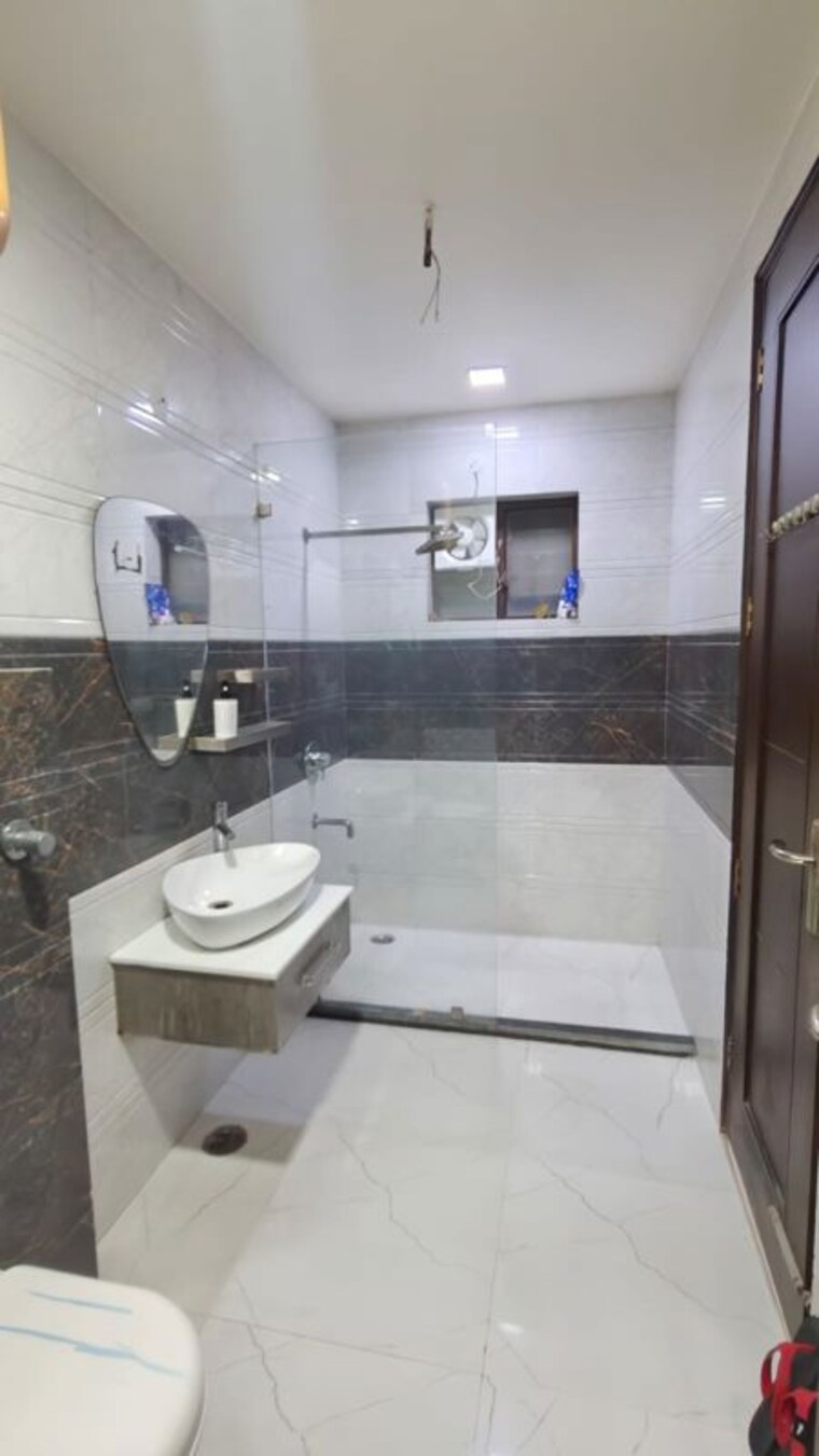 Bathroom, parklands 4 Bedroom 350 Sq.Yd. Builder Floor In Sector 85 Faridabad 10048042