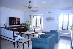 Living Room in 3 BHK Apartment at Konark Classic, Bandra West – for Rent
