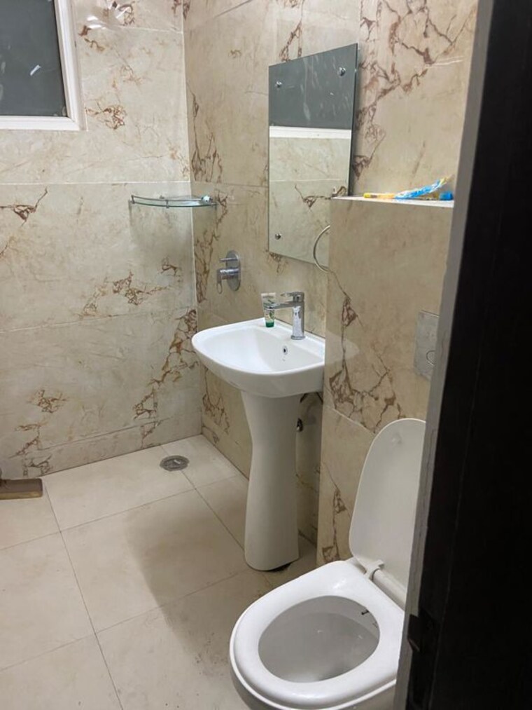 Bathroom, bliss-orra 3 Bedroom 1800 Sq.Ft. Apartment In Ambala Highway Zirakpur 10048063