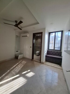 Room in 3 BHK Builder Floor at Greater Kailash I – for Rent