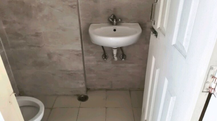 Bathroom, wave-dream-homes 2 Bedroom 808 Sq.Ft. Apartment In Wave City Ghaziabad 10048218