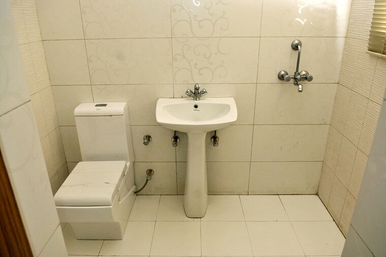 Bathroom, gulmohur-garden 2 Bedroom 1140 Sq.Ft. Apartment In Raj Nagar Extension Ghaziabad 10048337