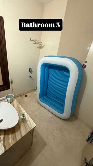 Bathroom in 6 BHK Independent House at Ansal Plaza Gurgaon, Palam Vihar – for Rent