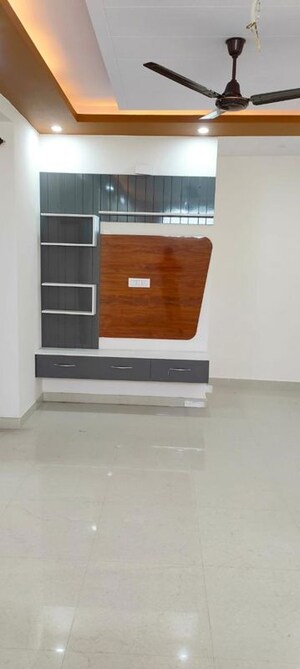 Furnished Amenities in 3 BHK Builder Floor at Prem Nagar – for Rent