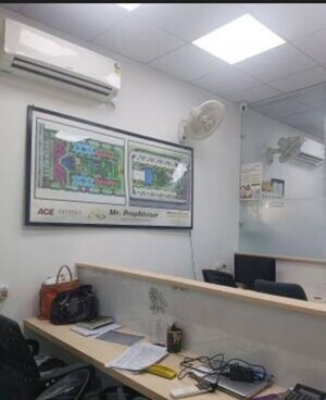  Office Space For Rent in The Crescent, Sector 50