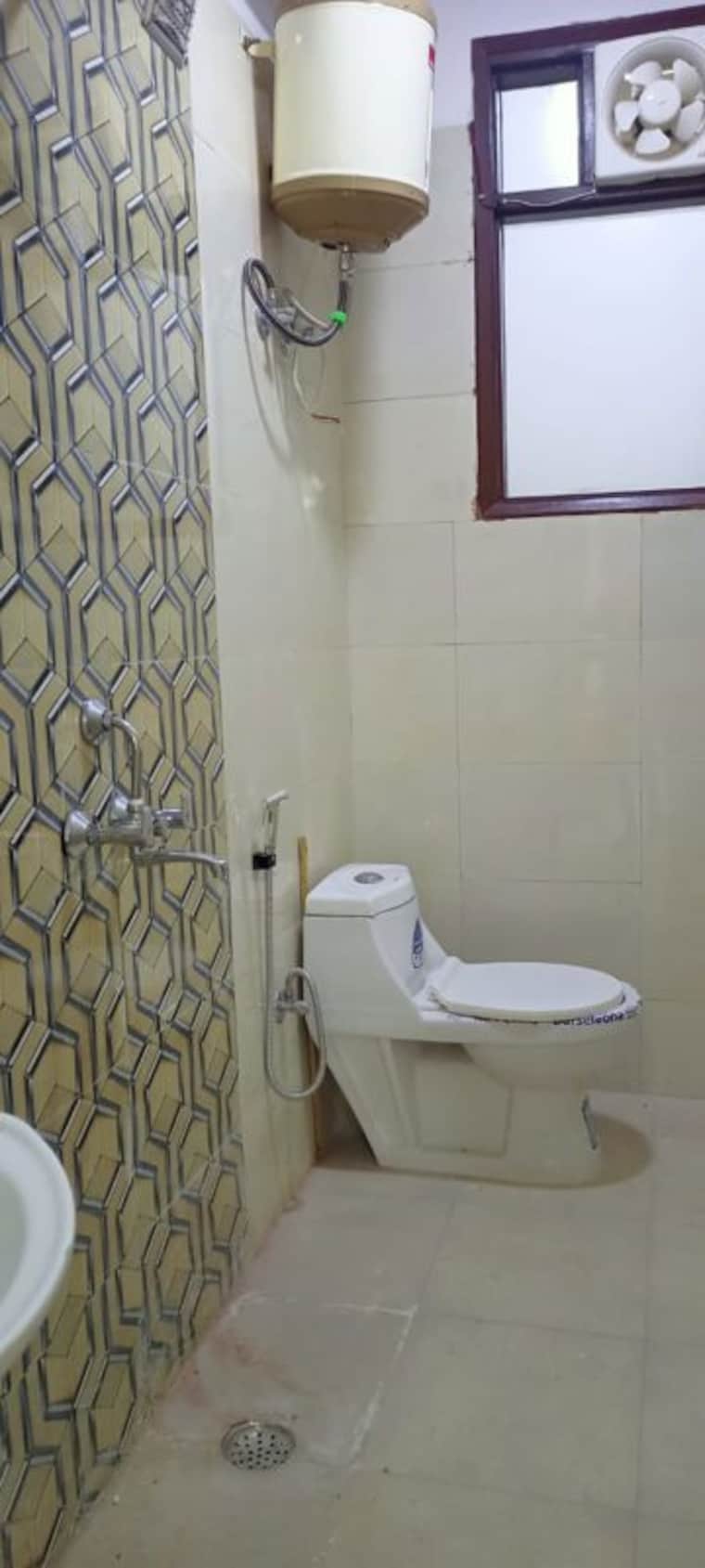 Bathroom, chattarpur 3 Bedroom 1236 Sq.Ft. Builder Floor In Chattarpur Delhi 10048659